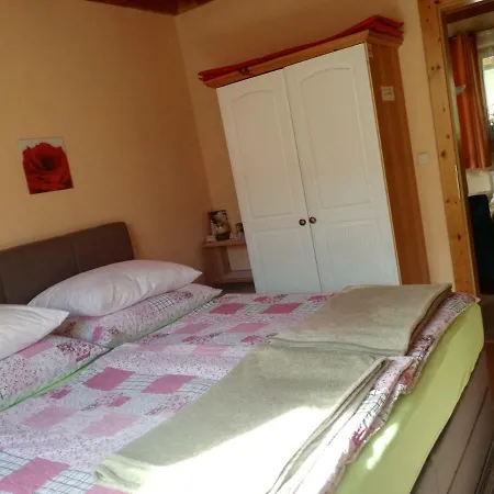 Apartment Dora *